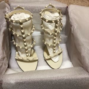 ❌❌SOLD❌❌ VALENTINO ROCKSTUD CAGE SANDAL BRAND NEW